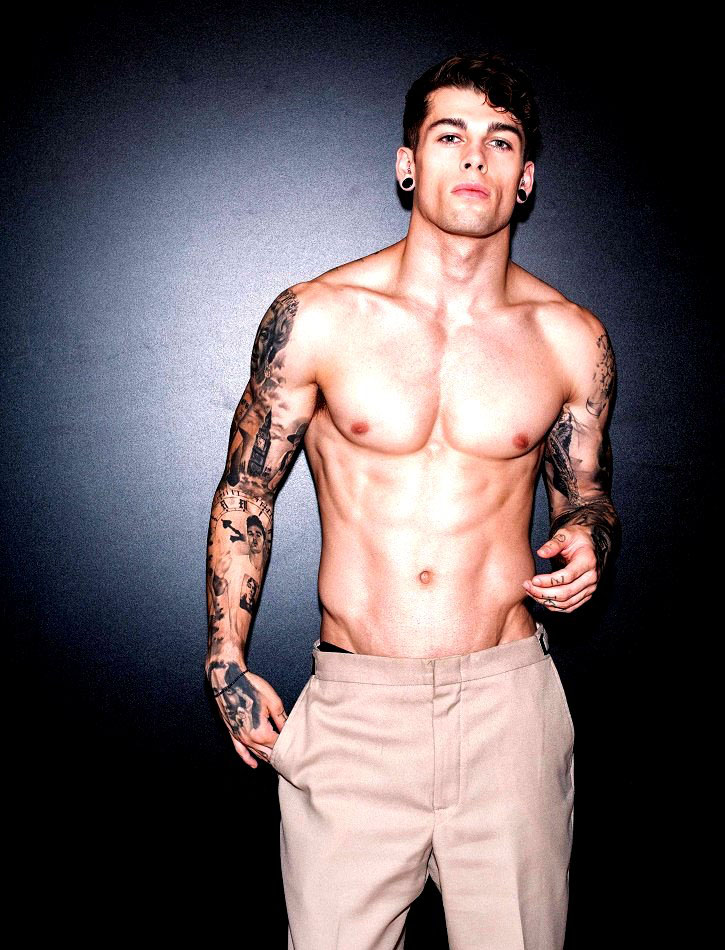 tatouage bracelet biceps homme