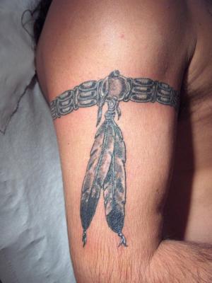tatouage bracelet bras indien