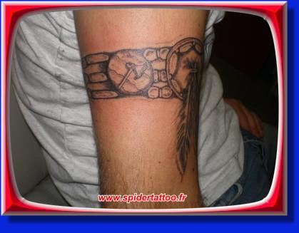 tatouage bracelet bras indien