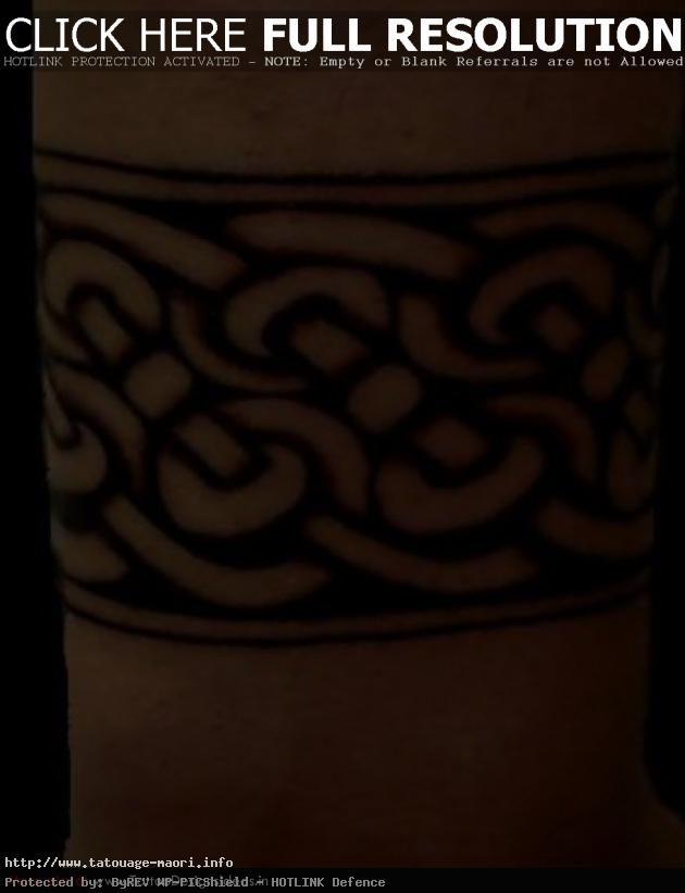 tatouage bracelet homme polynésien