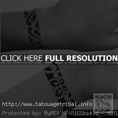 tatouage bracelet poignet homme tribal