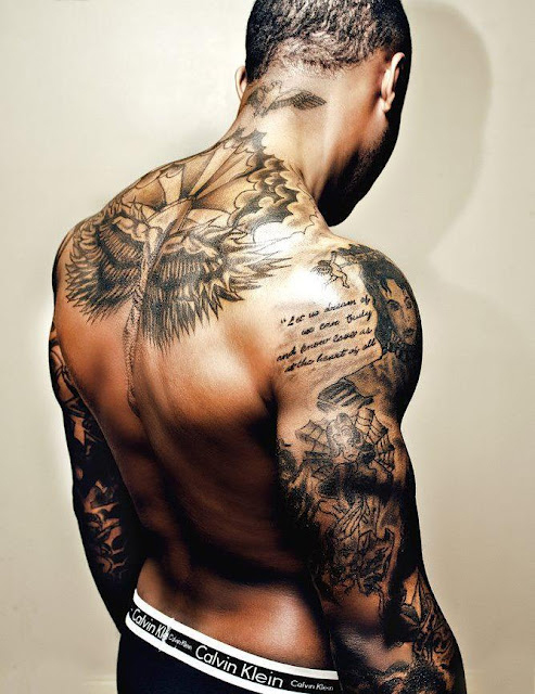 tatouage bras épaule dos