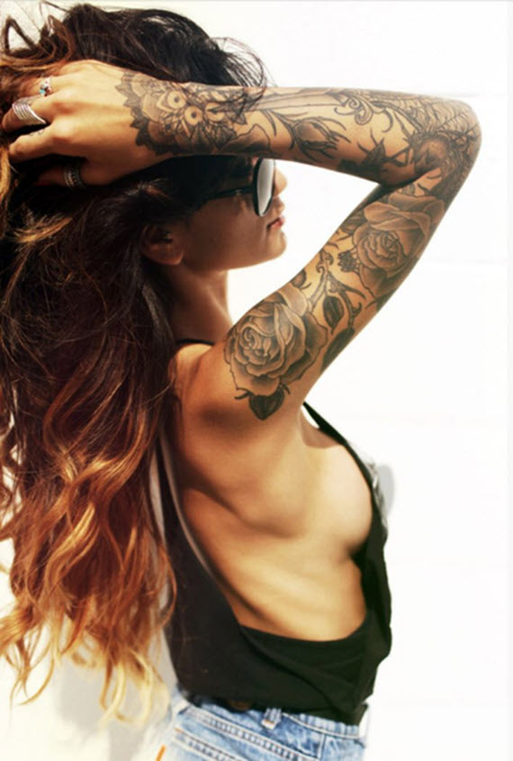 tatouage bras femme noir et blanc