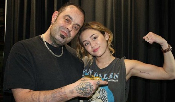 tatouage bras jennifer