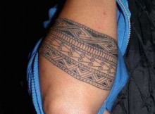 tatouage brassard homme