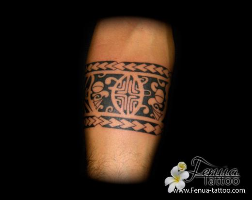 tatouage brassard polynésien