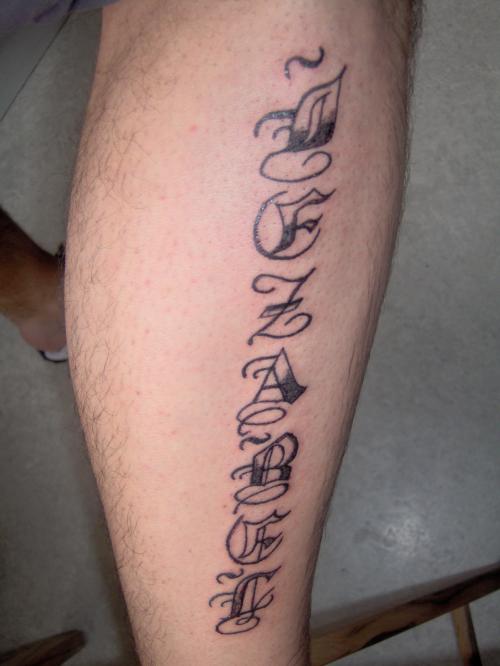 tatouage caractere gothique