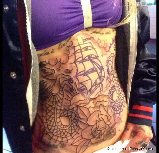 tatouage caroline receveur ventre