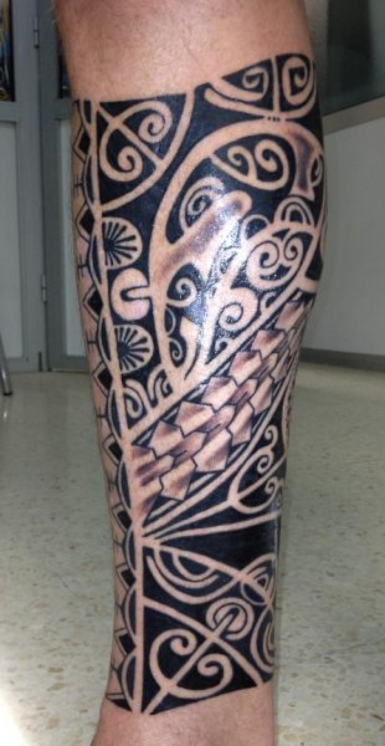 tatouage celte mollet