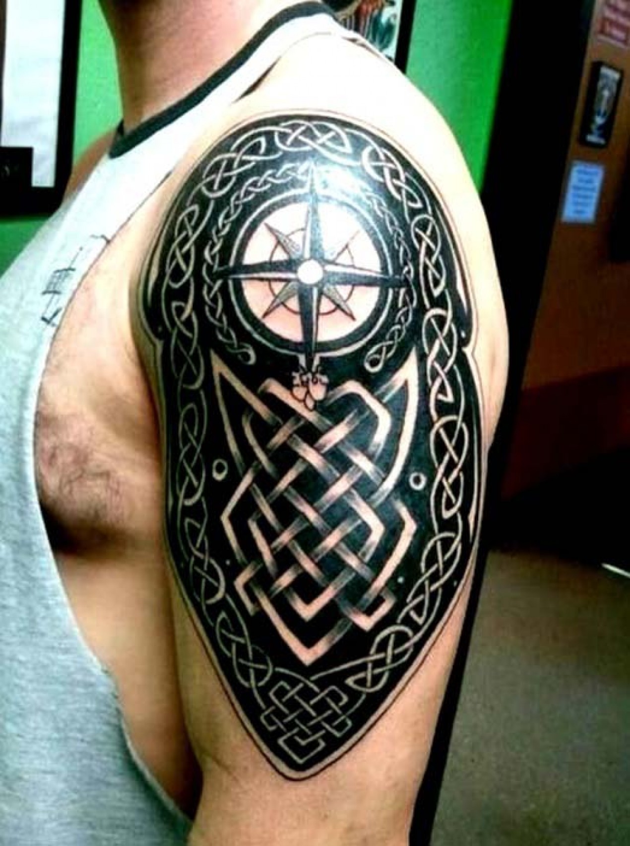 tatouage celtique bras
