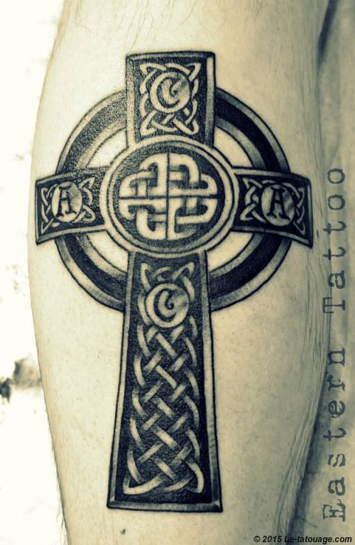 tatouage celtique croix