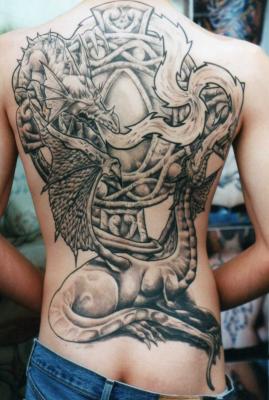 tatouage celtique dos