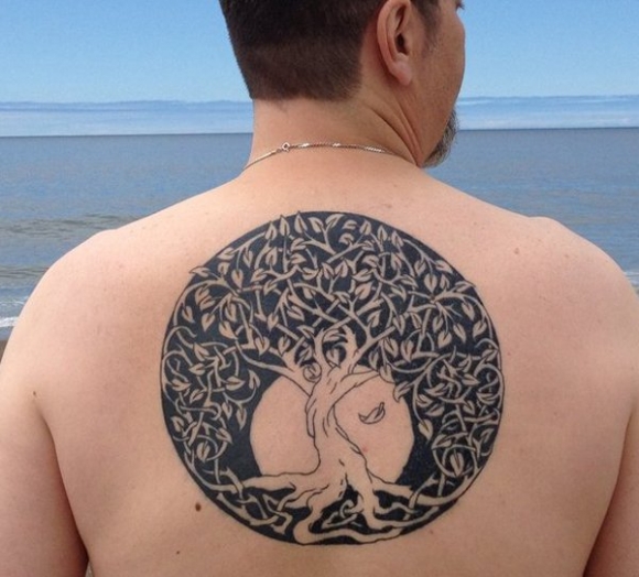 tatouage celtique dos