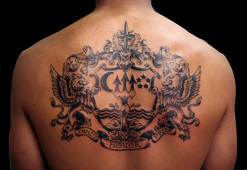 tatouage celtique dos