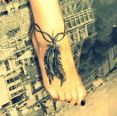 tatouage cheville bracelet plume
