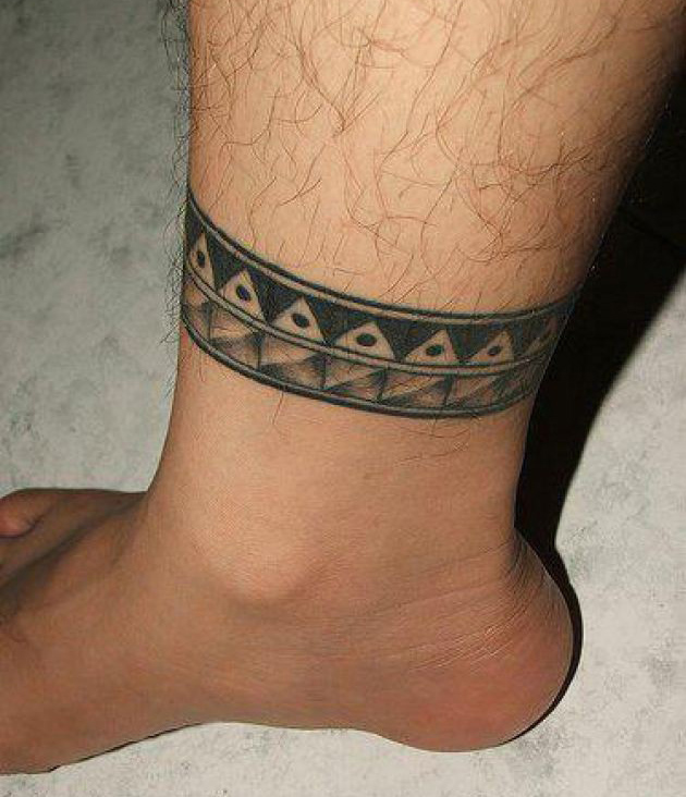 tatouage cheville bracelet polynésien