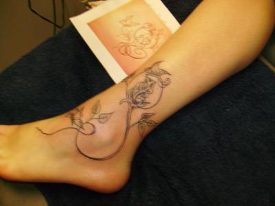 tatouage chevilles femme