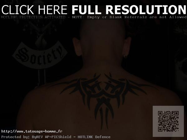 tatouage cou homme tribal