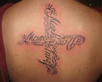 tatouage croix celtique poignet