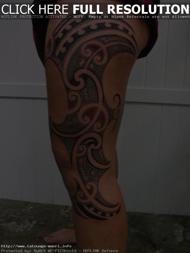 tatouage cuisse femme polynésien