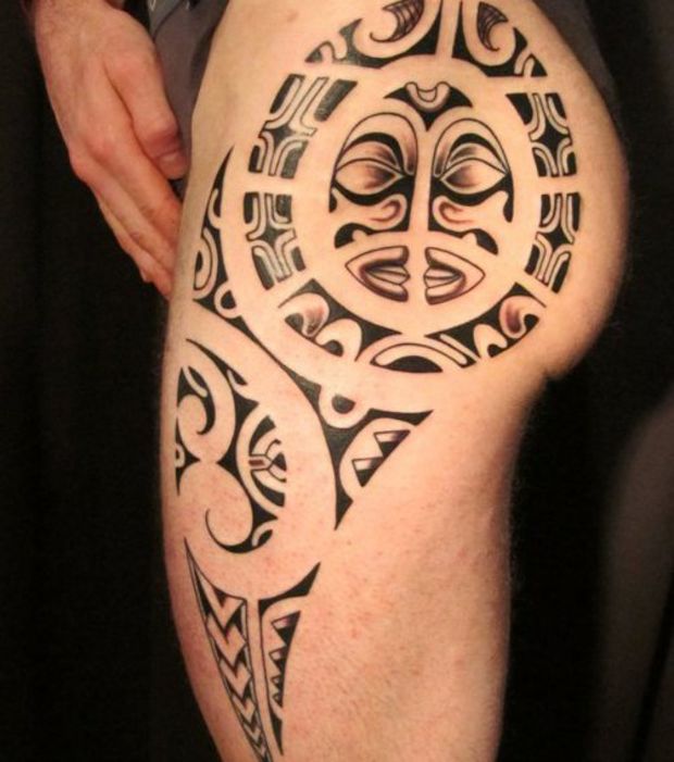 tatouage cuisse femme polynésien