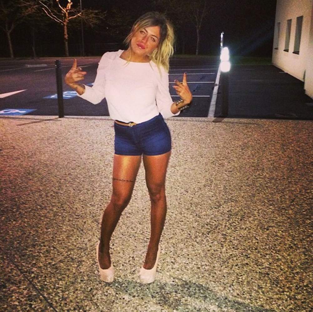 tatouage cuisse phrase aurelie
