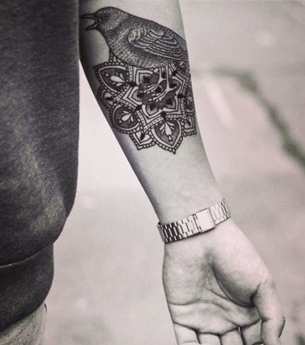 tatouage d'un oiseau