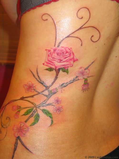tatouage d'une fleur