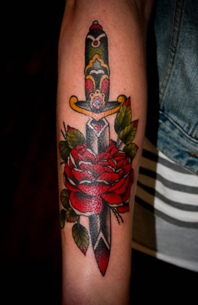 tatouage dague celtique