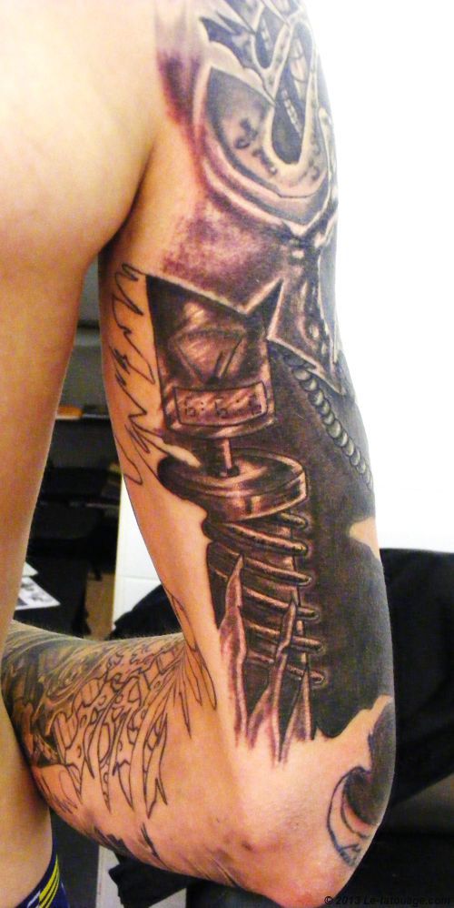 tatouage dechirure biomecanique