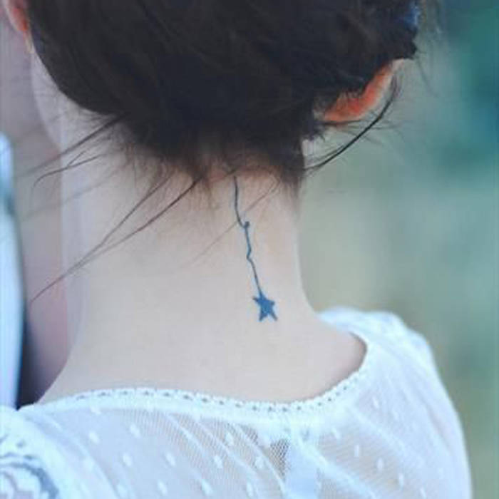 tatouage discret a la nuque
