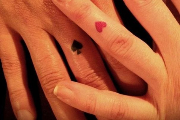 tatouage discret amour