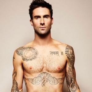 tatouage discret biceps