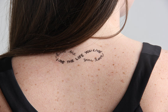 tatouage discret bras
