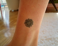 tatouage discret cheville femme