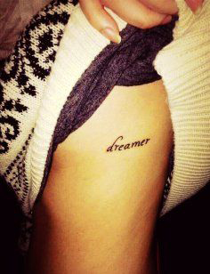 tatouage discret cuisse