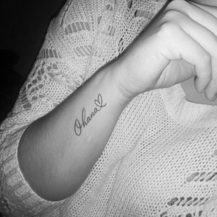 tatouage discret ecriture
