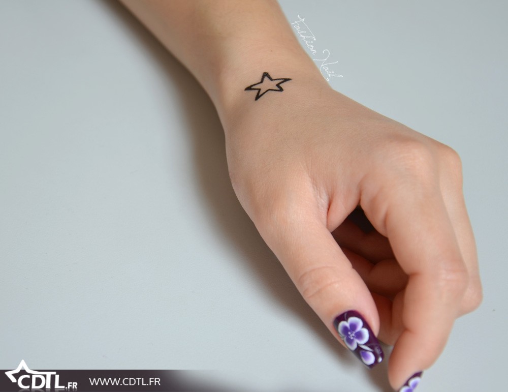 tatouage discret etoile