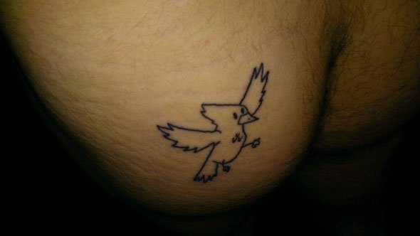 tatouage discret homme mollet