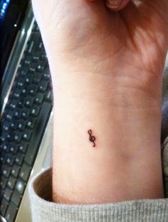 tatouage discret musique