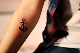 tatouage discret natacha