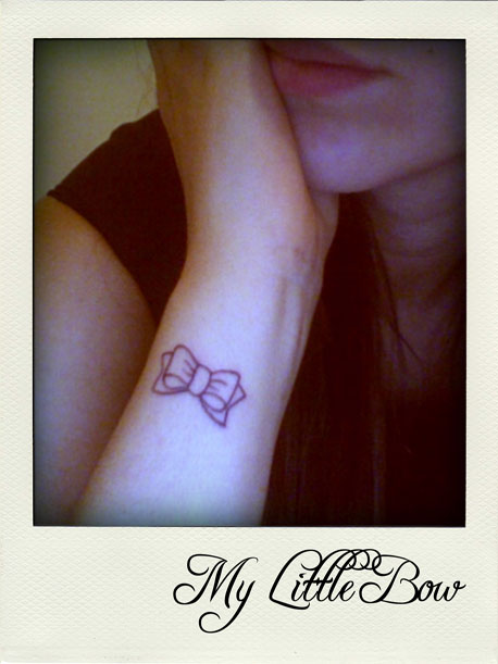 tatouage discret noeud