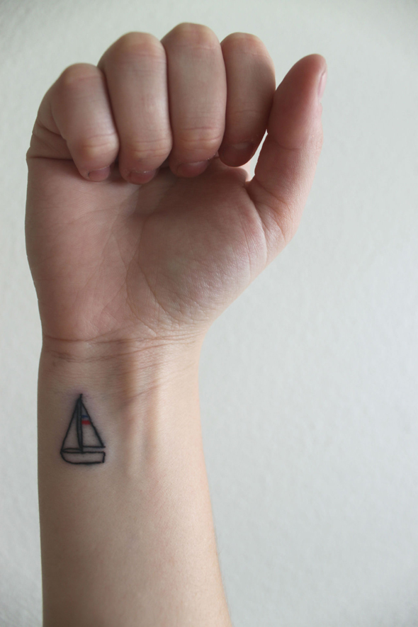 tatouage discret travail