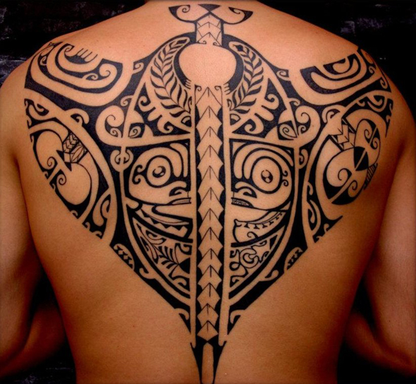 tatouage dos homme