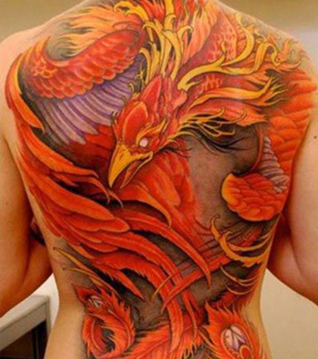 tatouage dos homme phoenix