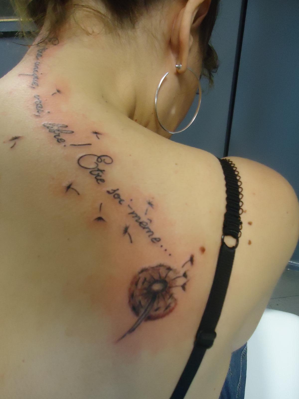 tatouage dos omoplate