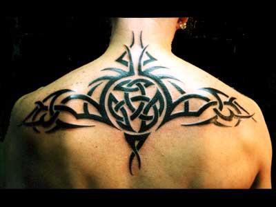 tatouage dos tribal