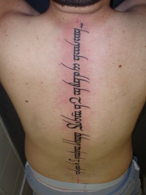 tatouage ecriture celtique