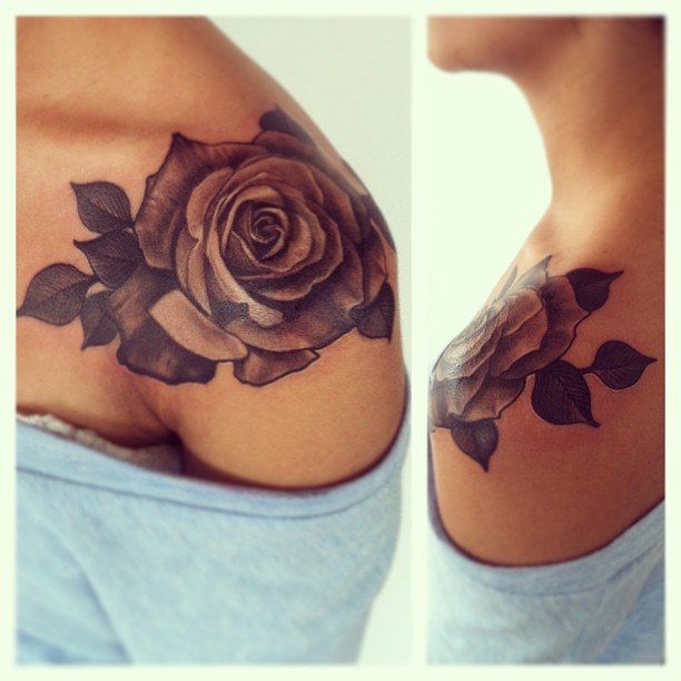 tatouage épaule femme fleur