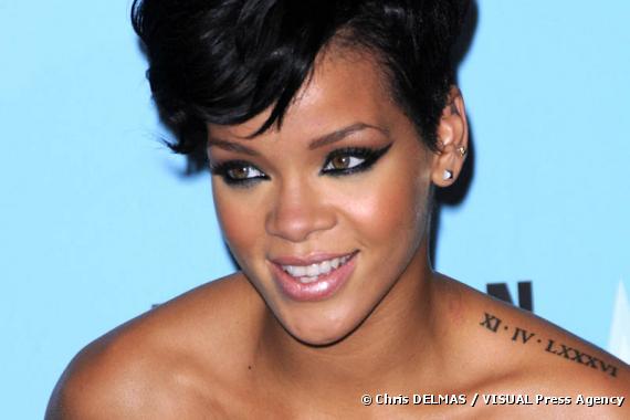 tatouage épaule rihanna